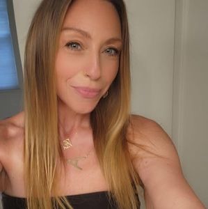 Meet your Posher, Adrienne